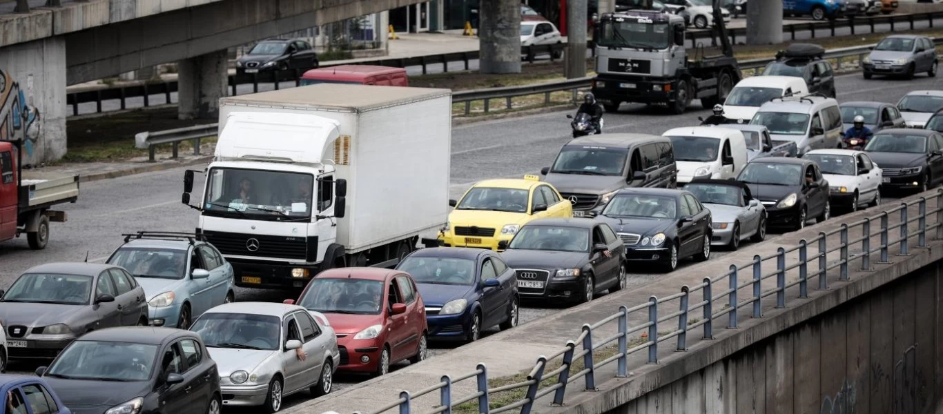 Κίνηση: Ομαλοποιείται η κυκλοφορία - Δείτε ποιοι δρόμοι άνοιξαν